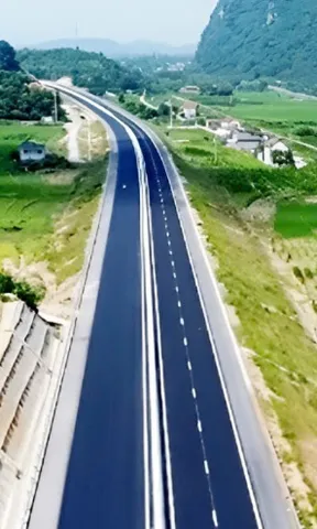 Việt Nam đang xây cầu dây văng có nhịp chính dài nhất cả nước trên tuyến cao tốc 10.000 tỷ đồng