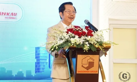 Chủ tịch, tổng giám đốc đồng loạt bán cổ phiếu: Tín hiệu bất thường?