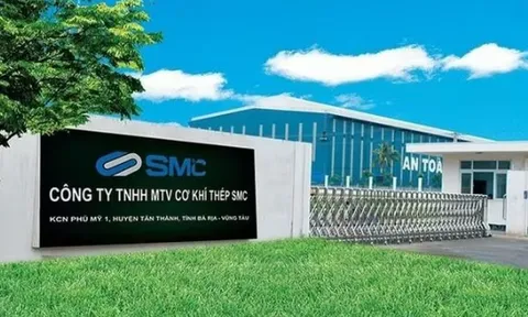 SMC đang “bán mình” để trả nợ?