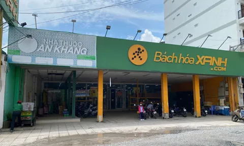 Mua xúc xích tại Bách Hóa Xanh, khách phản ánh sản phẩm có mùi lạ, nghi mốc; kiểm tra còn phát hiện hàng hết hạn gần 3 tháng