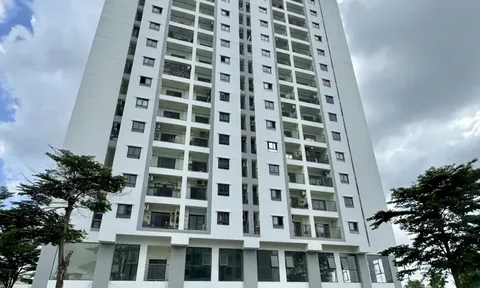 Cư dân Stown Tham Lương bất an khi nước liên tục nhỏ từ trần hầm B2